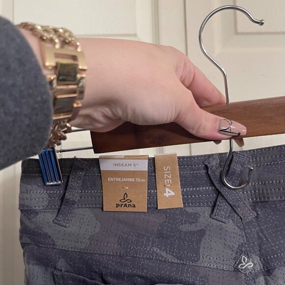 PrAna Womens NWT Gravel Camo Gray Mid Lightweight Stretch Olivia Shorts Sz 4 - Picture 6 of 10